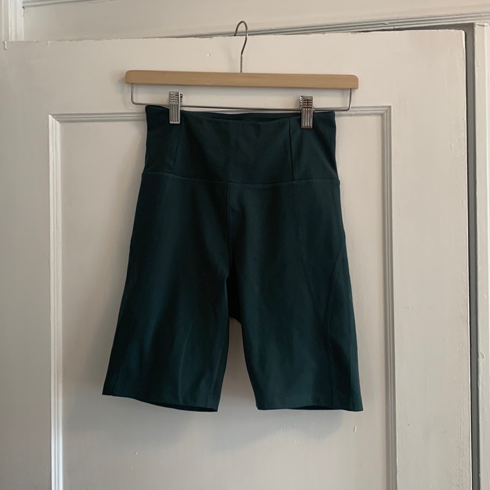 Girlfriend Collective bike shorts size Small